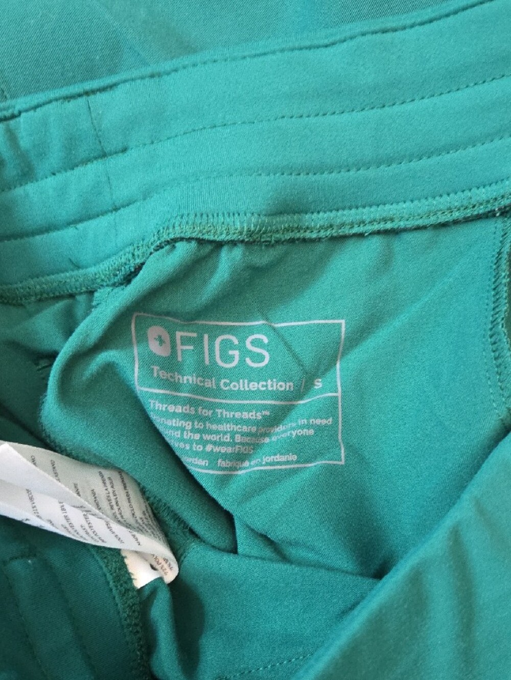 Figs Scrub Set - Hunter Green - Picture 4 of 5